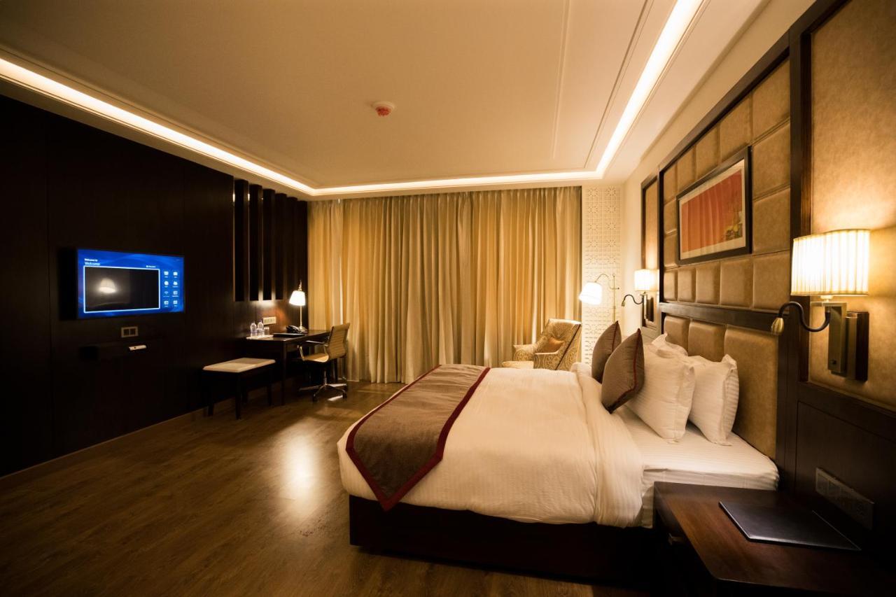 รามาดา บาย วินด์แฮม กาปูร์ทาลา Hotel Kapurthala ภายนอก รูปภาพ
