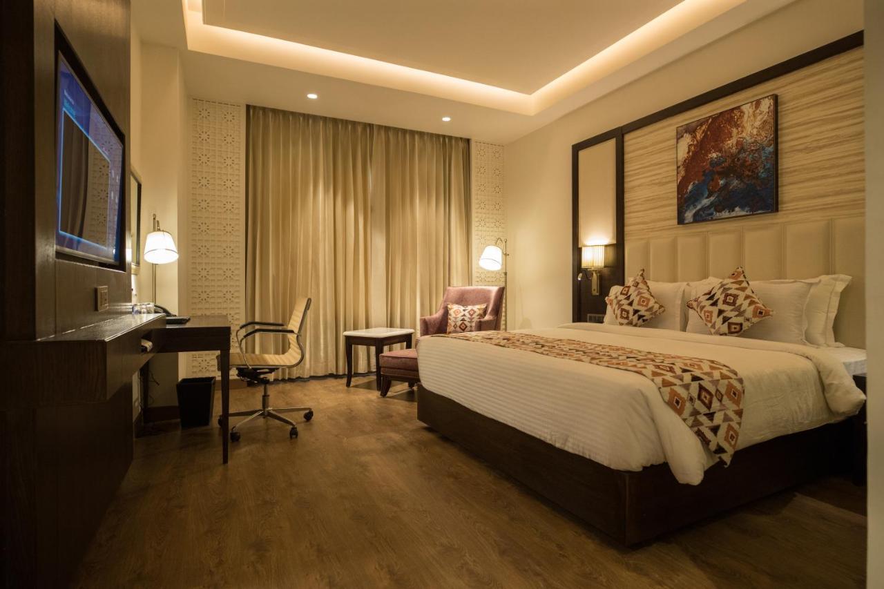 รามาดา บาย วินด์แฮม กาปูร์ทาลา Hotel Kapurthala ภายนอก รูปภาพ