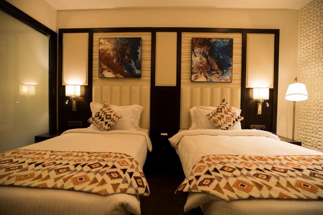 รามาดา บาย วินด์แฮม กาปูร์ทาลา Hotel Kapurthala ภายนอก รูปภาพ